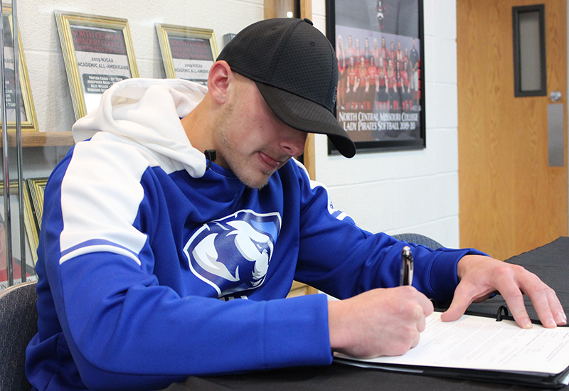 Eickhoff Signs With Eastern Illinois University