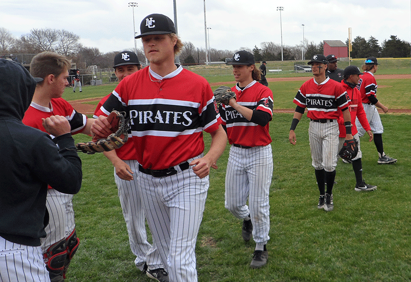 Baseball Drops 3 of 4 At Hesston College