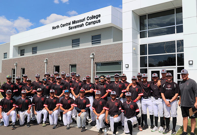 Savannah Crowd Sees Pirates Baseball Split With Graceland U To Move To 2-4 Overall