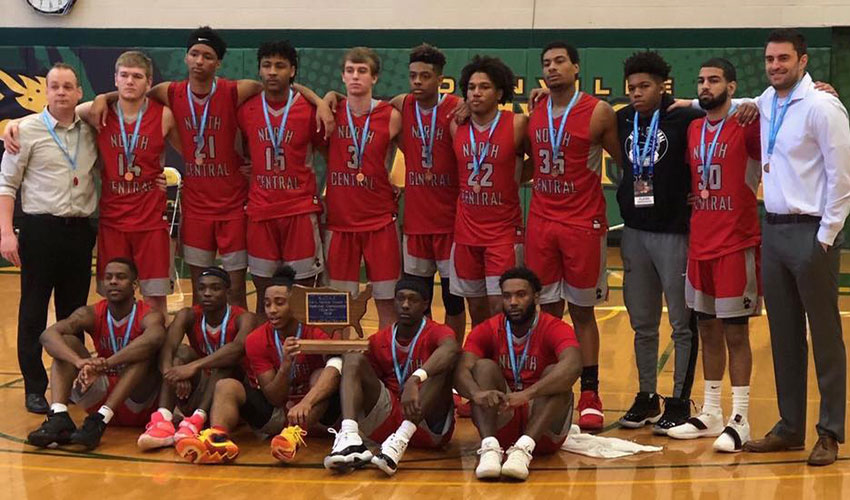 Men's Basketball Goes 1-2 In National Tournament