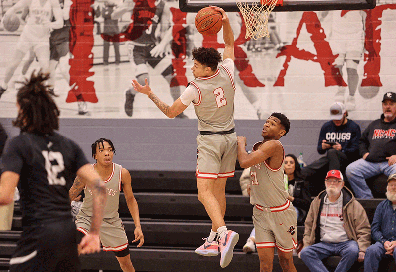 Pirates Cruise Past Jefferson College On The Road Friday
