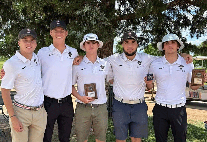 Men&rsquo;s Golf Finish 4th In South Central District Tournament, Three Earn All-Region 16 Honors