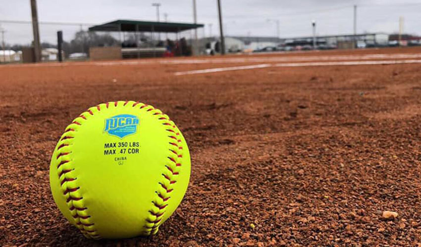 Road Wins For Softball At Metropolitan CC