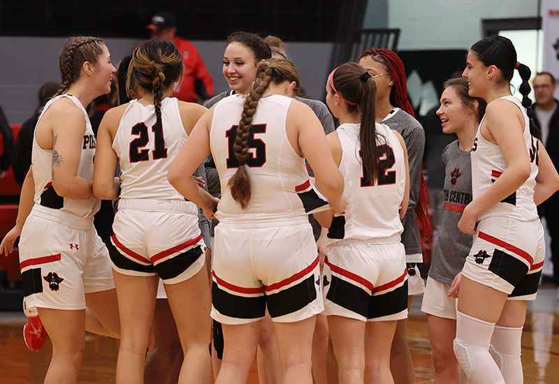 Lady Pirates Take Down #7 Lake Land College On Sophomore Day