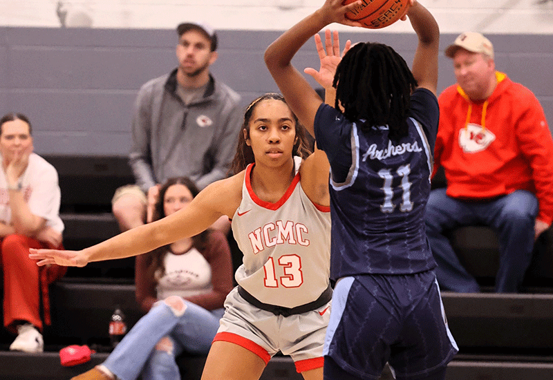 Lady Pirates Handle St. Louis CC On The Road